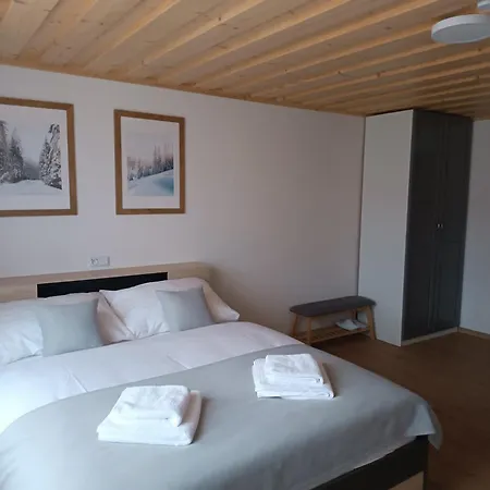 Aparthotel Pod Mnichom 3*